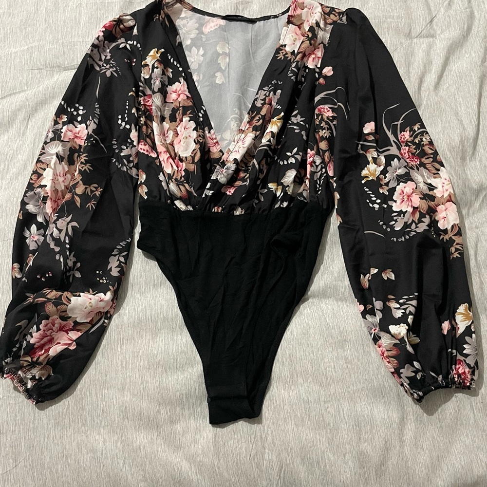Flower pattern long sleeved bodysuit!
